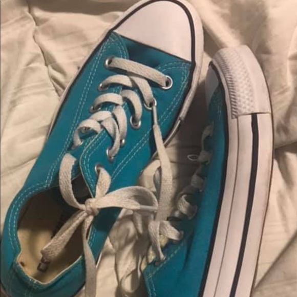 Converse shoes - Picture 1 of 3